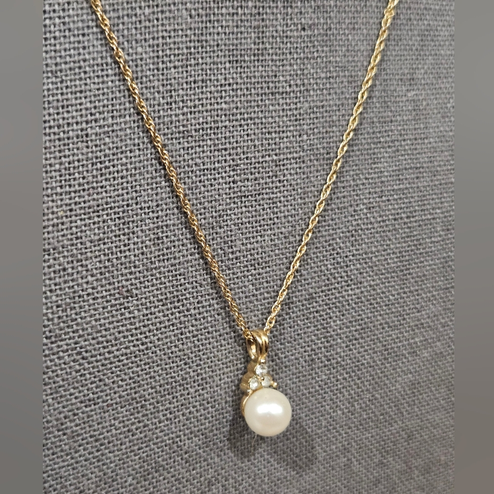 Avon Gold Necklace with Pearl Pendant
